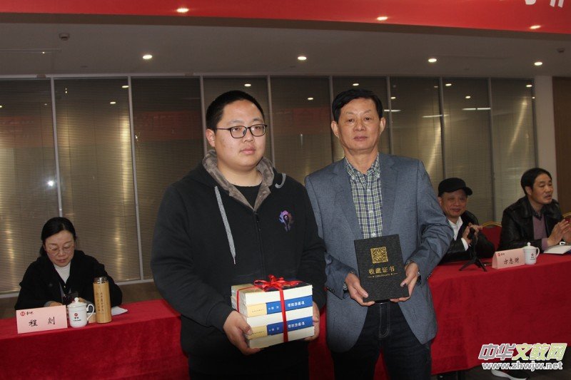 ��Ⱥ�L(zh��ng)ƪС�f(shu��)����[��ԭҰ����(sh��)�l(f��)������ӑ��(hu��)�ɹ��e�k