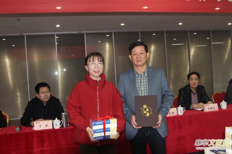 ��Ⱥ�L(zh��ng)ƪС�f(shu��)����[��ԭҰ����(sh��)�l(f��)������ӑ��(hu��)�ɹ��e�k