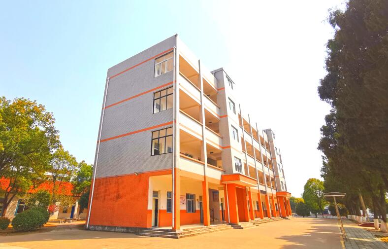 ��(chu��ng)����ɫ���� ��(g��u)�����CУ�@