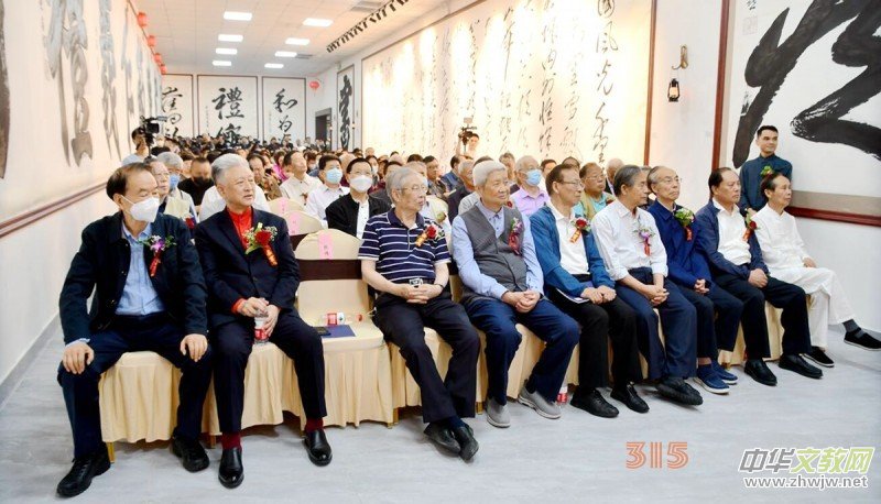 ���ĺ���� ��ī�����ǡ����������pϲ���ˇ�g(sh��)���Ć��Ӄxʽ�ڷ�ɽ�^(q��)�e��