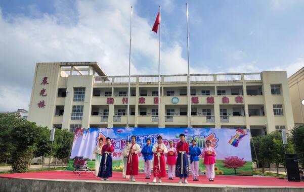 ������ɽ����ЌW(xu��)�e�� �����w���� �옷�𺽡��c��һ��ˇ�R��