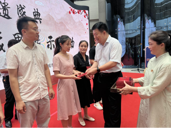 �\��֮퍣��ĳǷ��zʢ�䡪�������z�MУ�@�������̌W(xu��)�ɹ�չʾ��ӳɹ��e�k