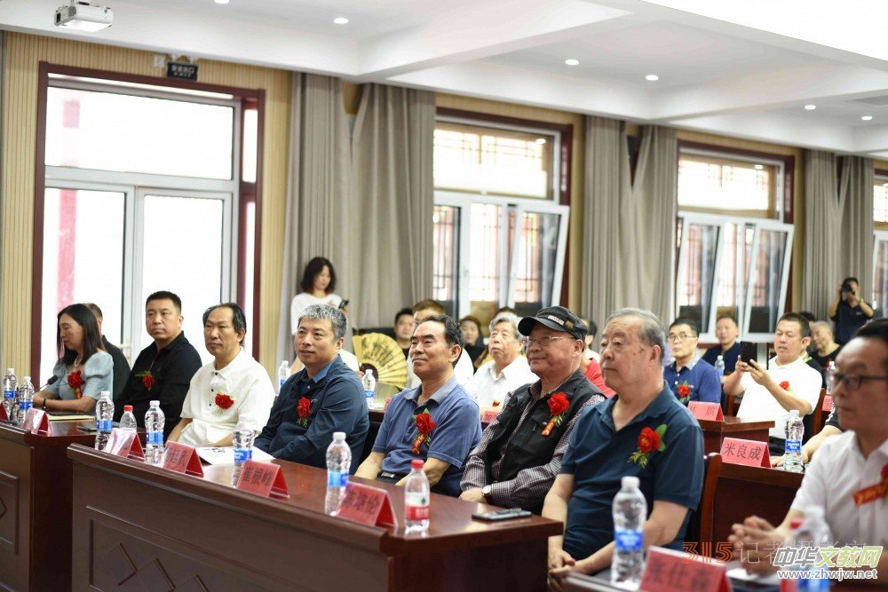 ���¾��^���q�¡���î�S�չ�(ji��)����������Ոչ�_Ļ�߬F(xi��n)�������W(w��ng)չ�[������Ľ��ƃxʽ�ھ��e��