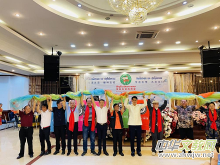 �ڰˌ��������ѹ�(ji��)�����������Ļ��l(f��)չ(li��n)�ˆ���(d��ng)�xʽ���ϓ����ķِ¡���e��