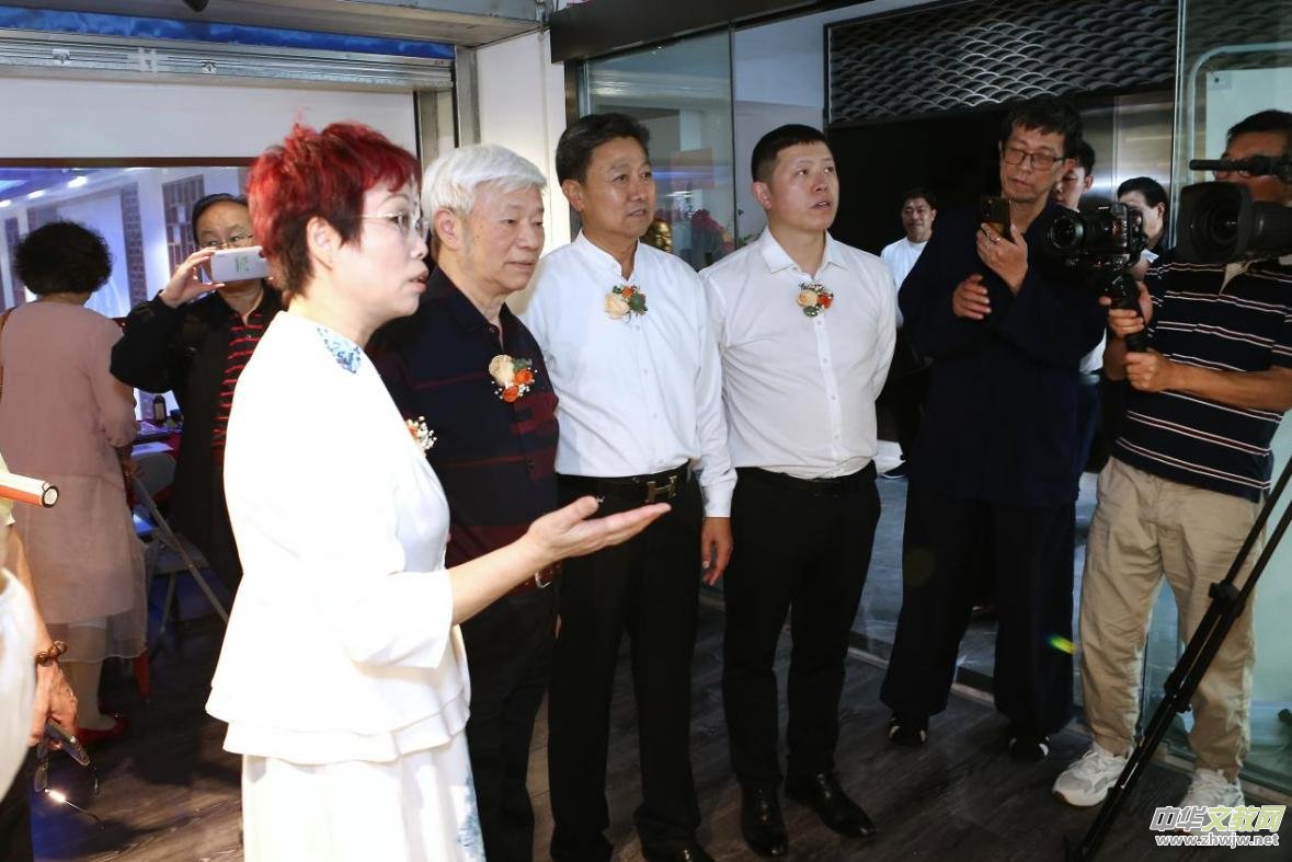 ����ʢ�����H����Ժ�Ϻ��Ļ�ˇ�g���ĳ����xʽ ��Ҧ�������չ���Ϻ��e�k