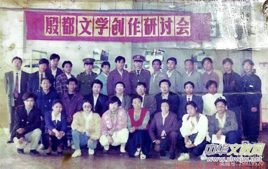 �Ŷ��ĉ�������һƬ�¾G�����P(gu��n)�ڰ���¾G�ČW��Ļؑ�