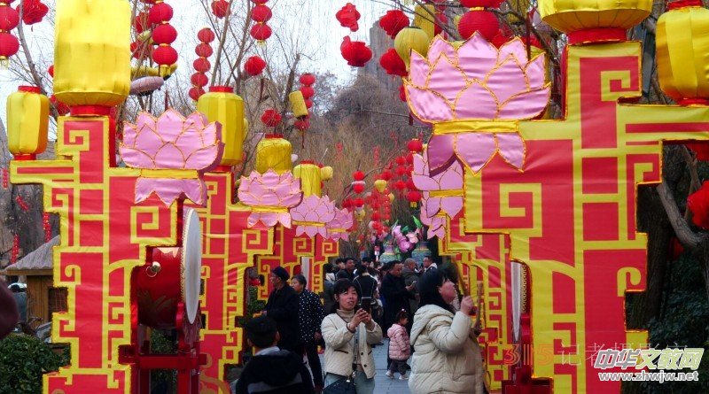 �������[��������Ц���zӰ