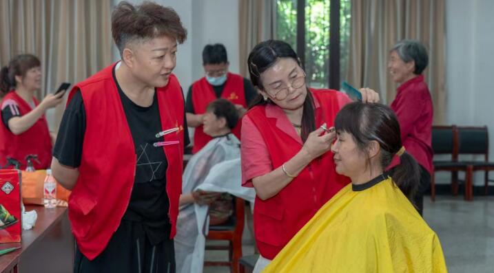 ����ů���ģ�����(w��)��(r��n)?qu��n)l(xi��ng)�塪��С��(qi��ng)��������M(j��n)�T��