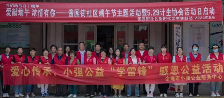 �����������L(zh��ng)��С��(qi��ng)����ů���g