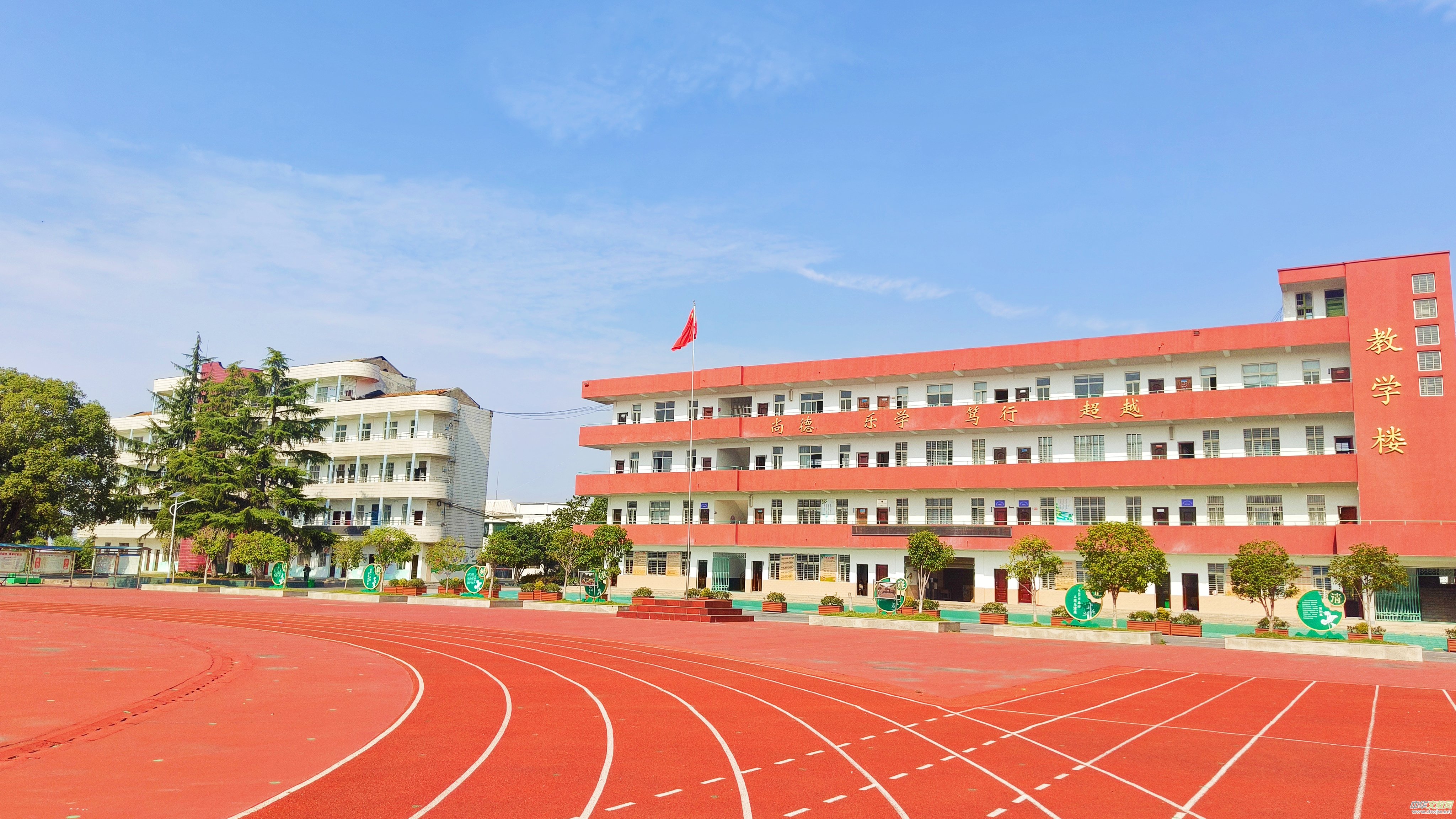 Ҏ(gu��)���W(xu��)У���� ���M(j��n)�W(xu��)У�l(f��)չ