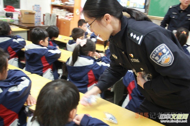 �S�r�������M(j��n)У�@���麢�ӂ�����(l��i)����(d��ng)����İ�ȫ�����n