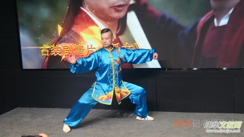 ��ӆ����(sh��)���I(l��ng)��ϲ���q �ڎ��}����ʢ��ϧ�e�f�ꡪ���A����ӰҕԪ������g��ҹ(li��n)�g���ھ��e��