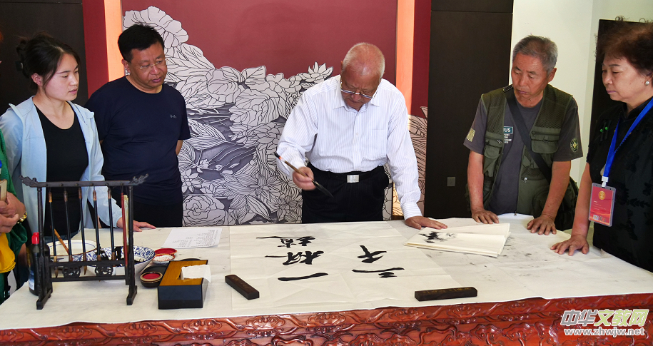 ��Ʒ�xǧ��Ŷ����Ÿ��w�����F(tu��n)�� �Ї���ˇ�������M(j��n)�ӱ��������L(f��ng)ϵ�л��(d��ng)�ɹ��e�k