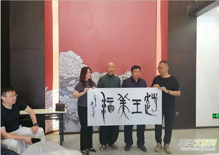 ��Ʒ�xǧ��Ŷ����Ÿ��w�����F(tu��n)�� �Ї���ˇ�������M(j��n)�ӱ��������L(f��ng)ϵ�л��(d��ng)�ɹ��e�k