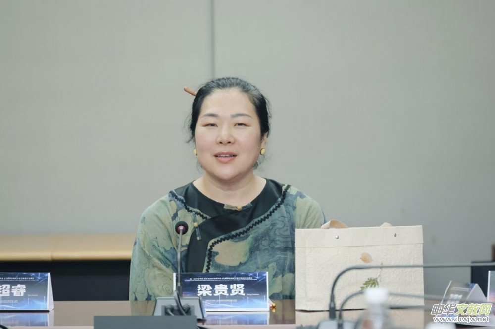 ���F�tŮʿ������ϯ����������ʹ�^�������t(y��)�Ļ��������(d��ng)​