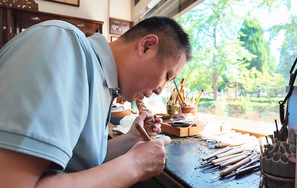守藝 楷雕:一木一器的匠心傳承 守藝 楷雕:一木一器的匠心傳承