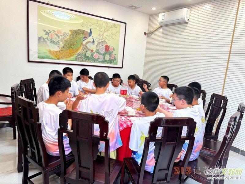 ����ǰ�T���(y��ng)�˼ң����S���ϵľ��x�ż�����ͬ��̎�Ěw��̎