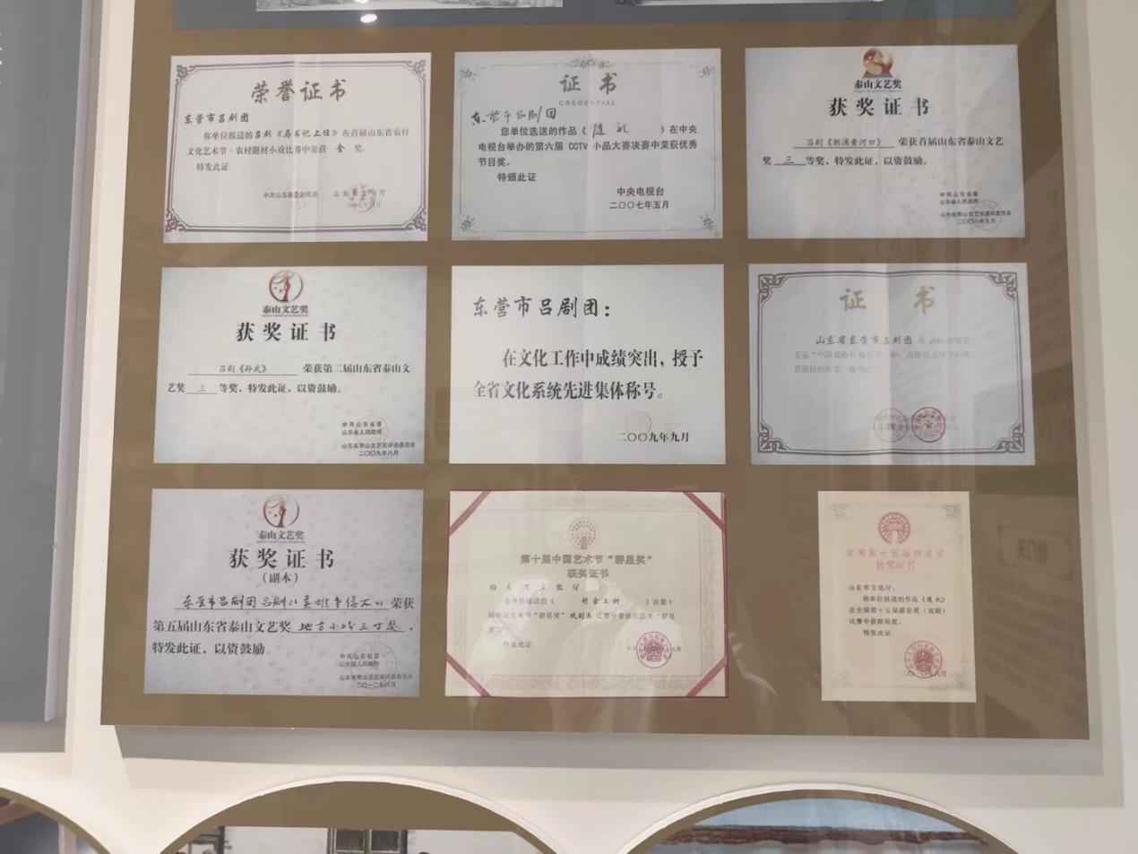 ��퍂�н���ഺ��?qu��n)l(xi��ng)��������С���ݡ� �ഺ־Ը����(w��)�(du��)����z���Ѕ΄�ע���ഺ˼��