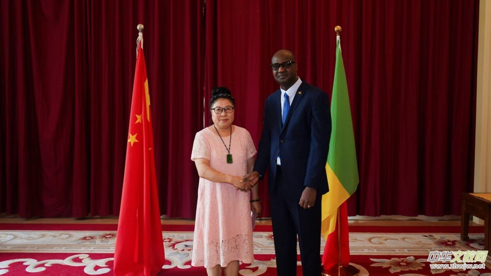 �������������t(y��)�о�ԺԺ�L������Ůʿ������ϯ �R�ﹲ�͇���ʹ�^�c���ȁ���ʹ�^���H���t(y��)�Ļ��������