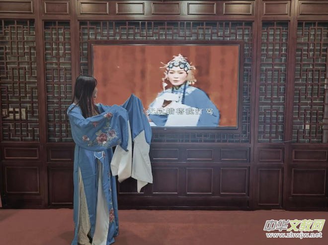 ���z�ЌW(xu��)���`��������������W(xu��)��С���ݡ��ഺ־Ը����(w��)����M(j��n)�|�I�Ѕ΄������^