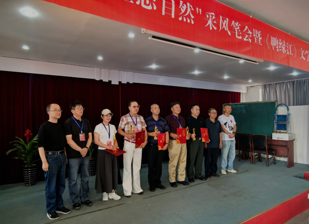 �׌á��Gɫ��Ұ�����B(t��i)��Ȼ�����L(f��ng)�P�����|�����¡���e��