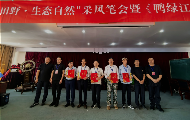 �׌á��Gɫ��Ұ�����B(t��i)��Ȼ�����L(f��ng)�P�����|�����¡���e��