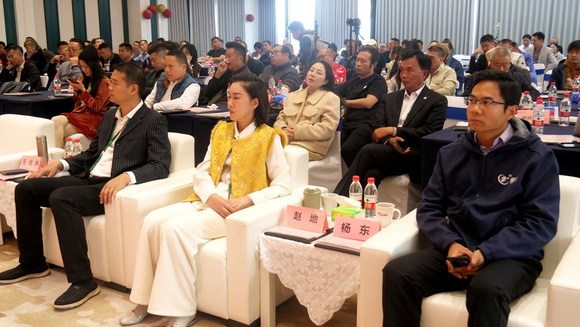 ��̼�����r(n��ng)�I(y��)��δ�� ���䡱���Gɫ��ƪ�¡����]��̼?x��)�˷�ʮ���d�sҫ�c��A�M�e�k