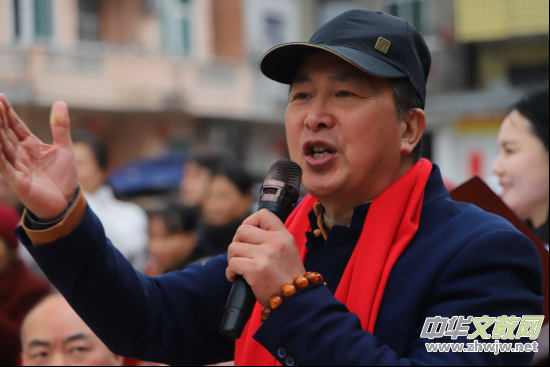 �Ę��g�v�cԪ�� �l(xi��ng)����퍝����ġ�������Ů�ӹ����?w��i)cԪ��չ�����l(xi��ng)���������A�M�e��