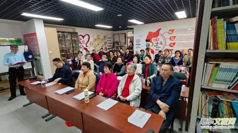 ���㝙���ļt��Ӣ�ҡ����tɫ�ČW���b������M���������А�����^(q��)