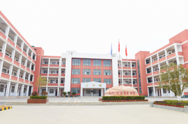 ��ɫ������ͯ�� ��Ԫ�l(f��)չ�`���A